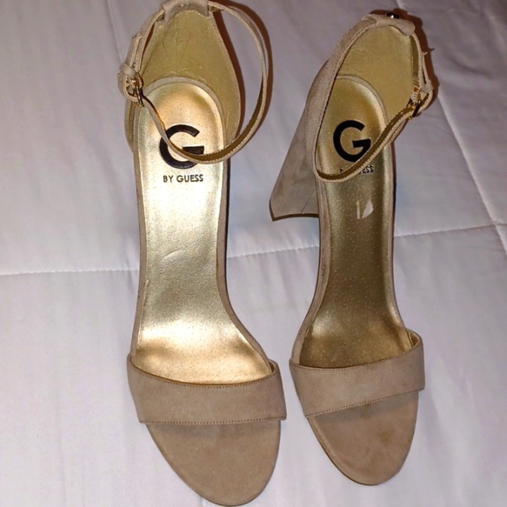 G by GUESS Heels NWOT